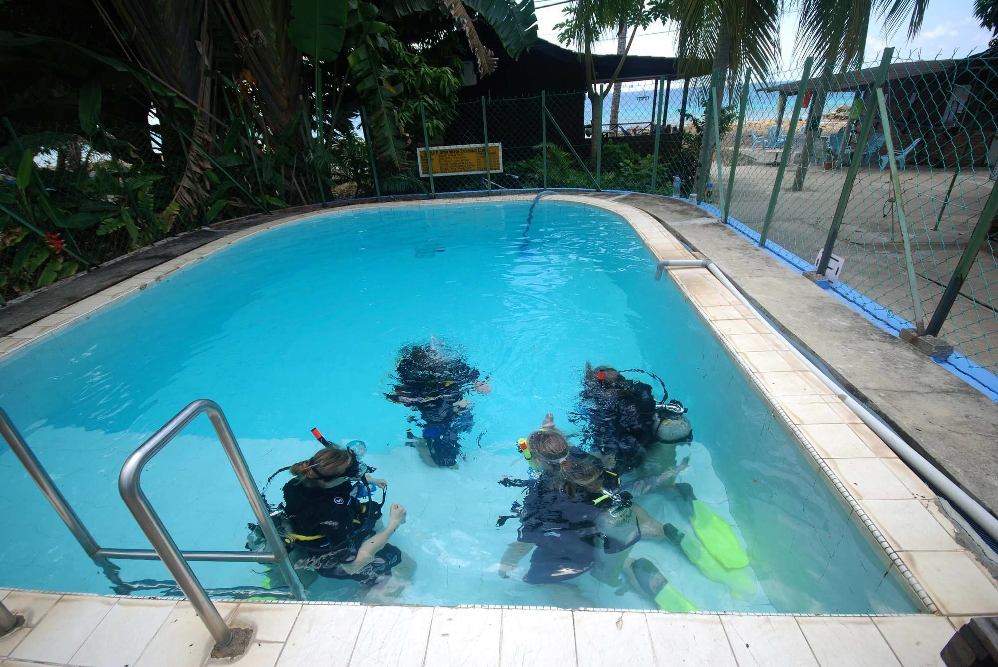 Tioman Dive Resort Kampong Ayer Batang Экстерьер фото