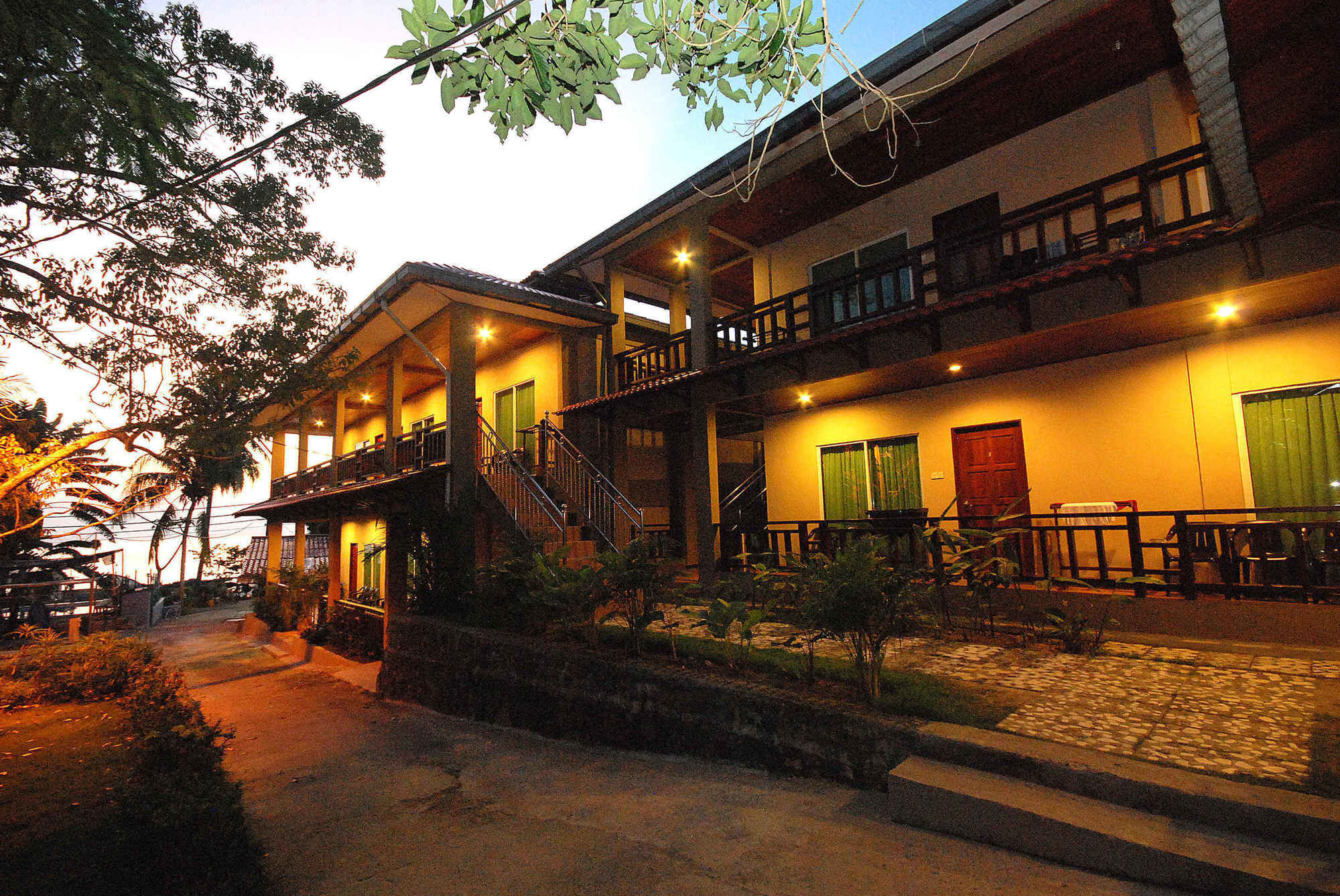 Tioman Dive Resort Kampong Ayer Batang Экстерьер фото